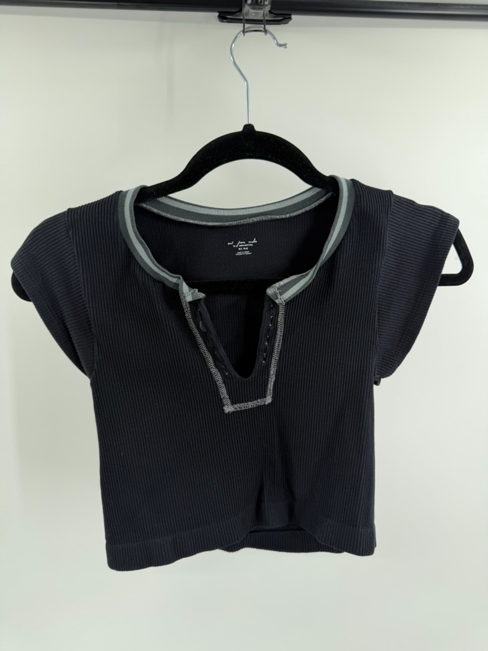Out from under go for gold crop ribbed‎ tank black size M/L